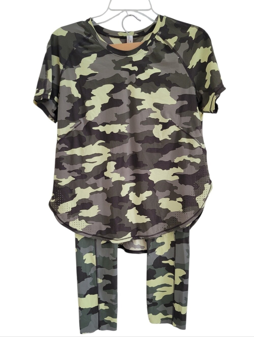 Lululemon 2PC UVP Camo Run Short Sleeve and Fast And Free Crop Leggings Size 6 - Picture 1 of 15